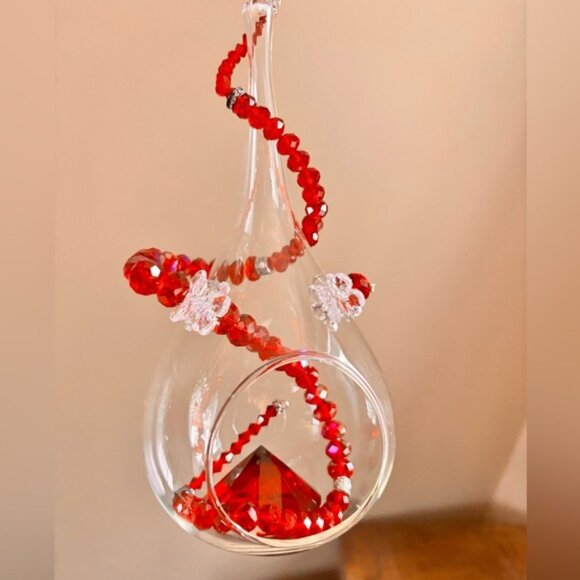 Ruby red crystal glass suncatcher - Picture 11 of 13